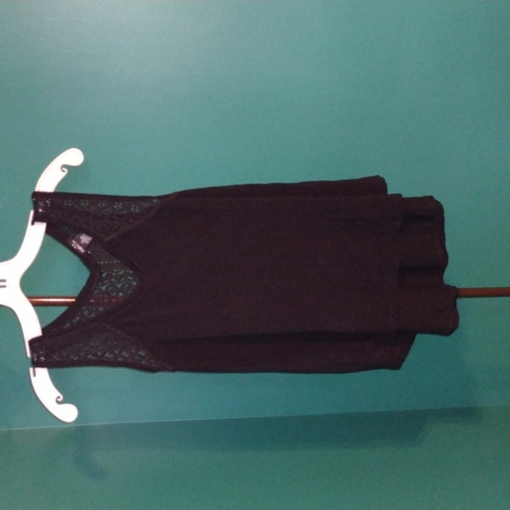 Rue 21 flowy tank with lace